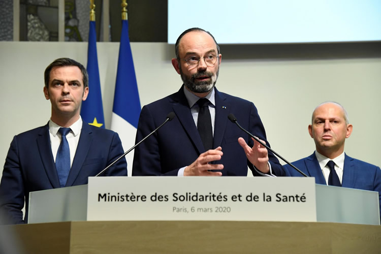 法国总理菲利普 法国学校停课将至少持续两周