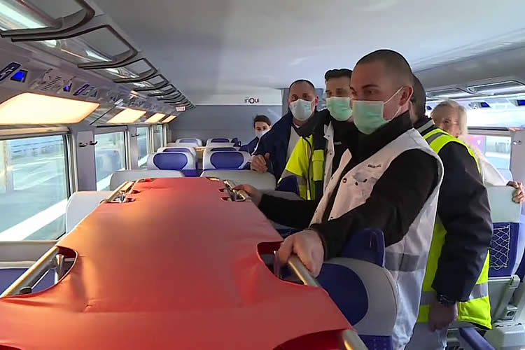 法国TGV高速火车运送新冠病人