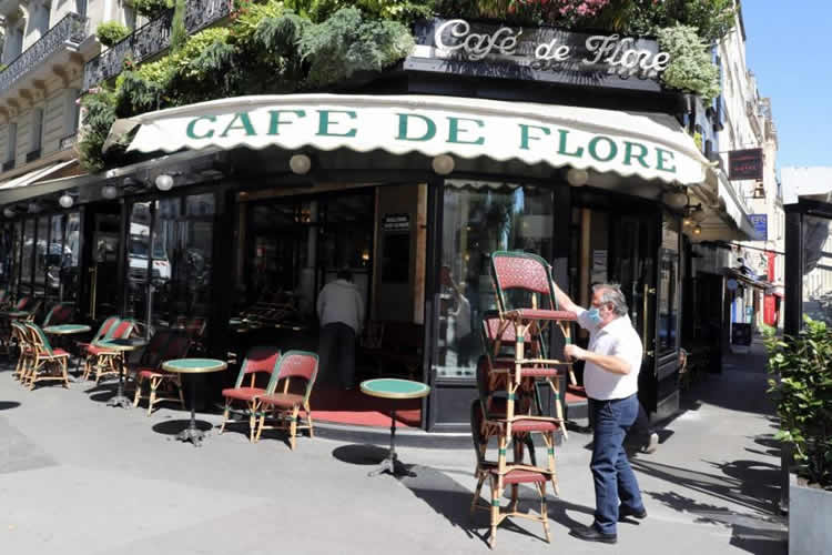 巴黎花神咖啡厅开始营业
