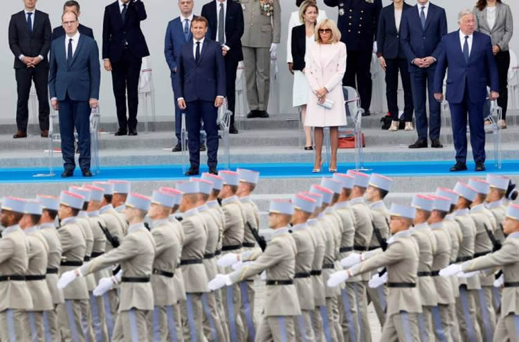 2020年7月14日法国国庆游行照片