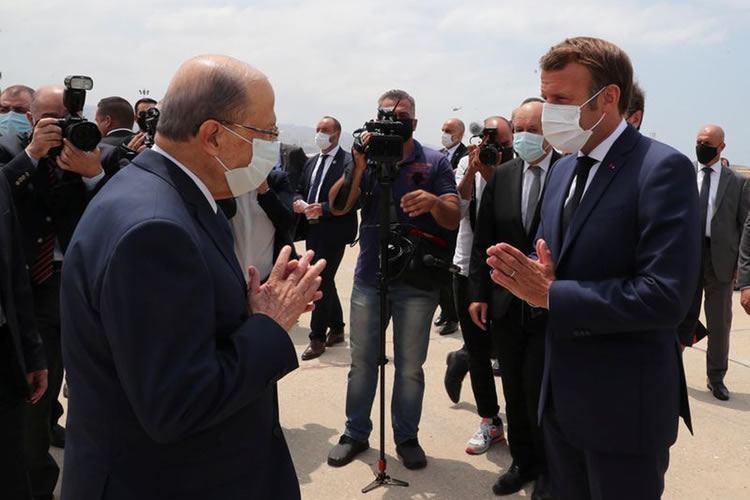 法国总统马克龙到访黎巴嫩贝鲁特机场